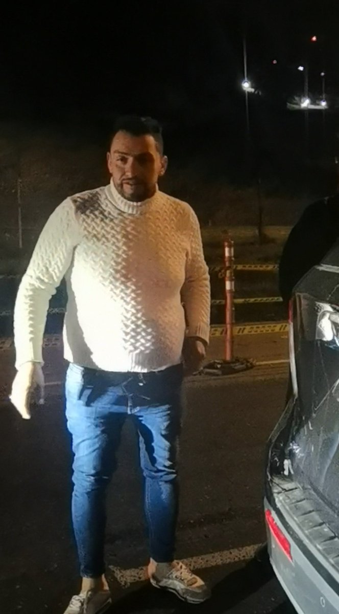 eliull's tweet photo. Esta madrugada por la Av Boyacá con 127 un tipo en estado de embriaguez me estrelló por detrás y huyó. Es una camioneta BMW X6 blanca de placas KPZ355, que está registrada a nombre de Jonathan Alejandro Quevedo Rojas @SectorMovilidad cómo encontrarlo para q responda? https://t.co/TO5QJ33P7r
