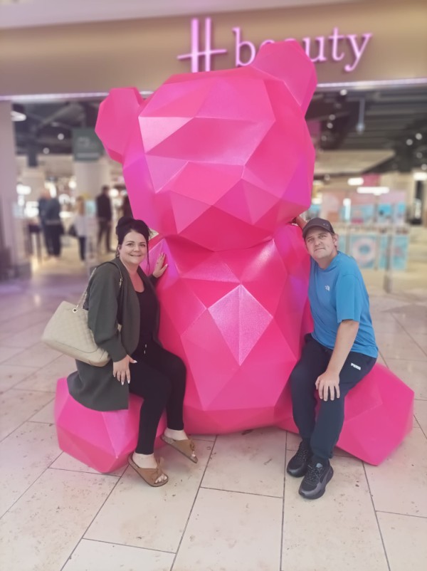 RaffertyRes's tweet photo. Sorry, Jodie. This one won't fit in the office! 😂

#pinkoffice #harrods #roadtrip https://t.co/R0J63YY1Ur