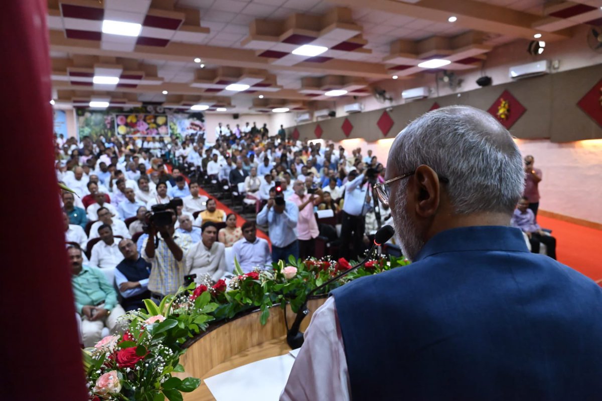 CPR_VP's tweet photo. Delighted to attend and address the seminar on role of Jharkhand in Glorifying India with special reference to Agricultural and Allied Sectors organised by Birsa Agricultural University (BAU) and Jharkhand State Journalists Union today. https://t.co/i8NQqxeQrY