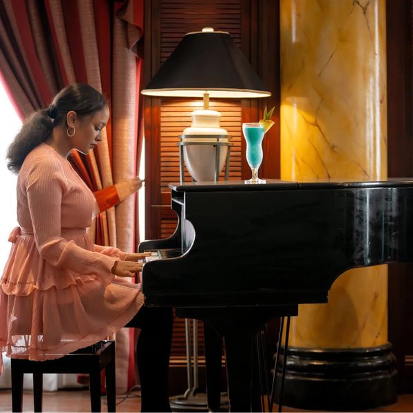 SarovaHotelsKen's tweet photo. 𝐋𝐚𝐝𝐢𝐞𝐬, 𝐠𝐞𝐭 𝐫𝐞𝐚𝐝𝐲 𝐭𝐨 𝐛𝐞 𝐩𝐚𝐦𝐩𝐞𝐫𝐞𝐝 𝐚𝐧𝐝 𝐝𝐞𝐥𝐢𝐠𝐡𝐭𝐞𝐝🥂
#TheExchangeBar 𝐚𝐰𝐚𝐢𝐭𝐬 𝐲𝐨𝐮😎 𝐰𝐢𝐭𝐡 𝐚 𝐜𝐮𝐫𝐚𝐭𝐞𝐝 𝐬𝐞𝐥𝐞𝐜𝐭𝐢𝐨𝐧 𝐨𝐟 𝐜𝐨𝐜𝐤𝐭𝐚𝐢𝐥𝐬 𝐭𝐡𝐚𝐭 𝐚𝐫𝐞 𝐬𝐮𝐫𝐞 𝐭𝐨 𝐞𝐥𝐞𝐯𝐚𝐭𝐞 𝐲𝐨𝐮𝐫 𝐞𝐯𝐞𝐧𝐢𝐧𝐠. 
Ladies Night! 🥂 Every Wednesday at The Exchange Bar in Sarova Stanley. 
We are ready to host you! 

#𝐂𝐡𝐞𝐞𝐫𝐬𝐓𝐨𝐋𝐚𝐝𝐢𝐞𝐬𝐍𝐢𝐠𝐡𝐭