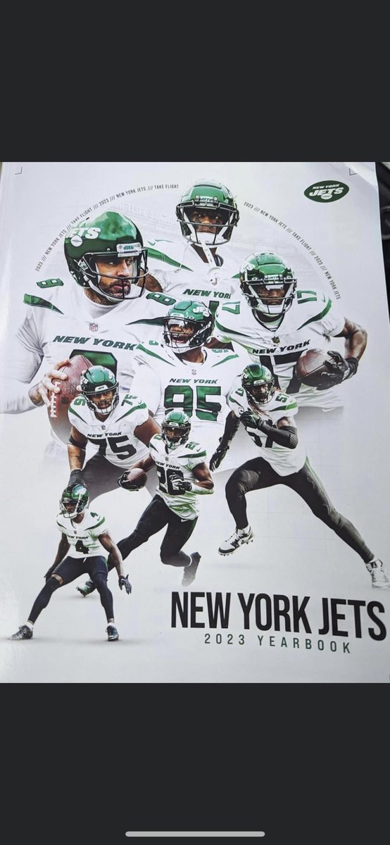 KHSTigerNation's tweet photo. S/o to our very own multi-sport athlete  (soccer, skiing &amp; flag football) Senior Mackenzie Martin who is featured in the @nyjets yearbook this year!! How Cool! 🐯

@khsflagfootball 
@SectionIXSports 
#TigerPride https://t.co/hPjddMz4el