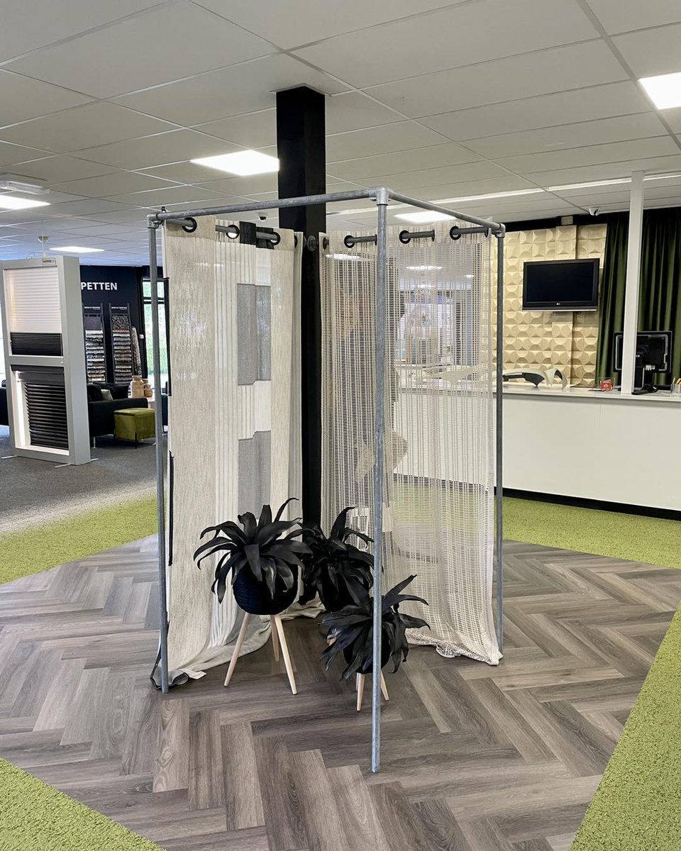 VerhoevenVerf's tweet photo. VERNIEUWDE SHOWROOM
De showroom zijn deze karpetten van Dersimo en stoffen van ADO nu te bewonderen. Zo blijven we vernieuwen! https://t.co/NERA54JUtJ