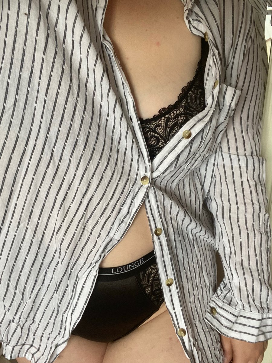 MimiNova20's tweet photo. Feeling Cute

Link in bio

#thickwhitegirl #onlyfans #linkinbio #bodypositivity #suicidegirluk https://t.co/p7EW5f5Wkj