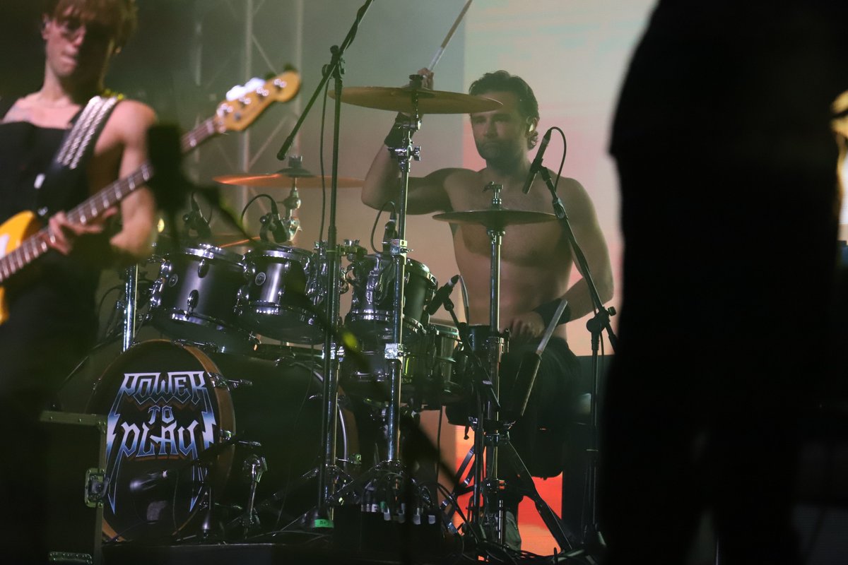 anotherdean's tweet photo. What a brilliant @mcflymusic gig last night! Thanks for the great night @TomFletcher @itsDannyJones @DougiePoynter and @mcflyharry we had loads of fun.

And where else could I get away with taking gig photos with a 400mm lens other than at the excellent @silverstonefest? https://t.co/cpZQEQ4u5n