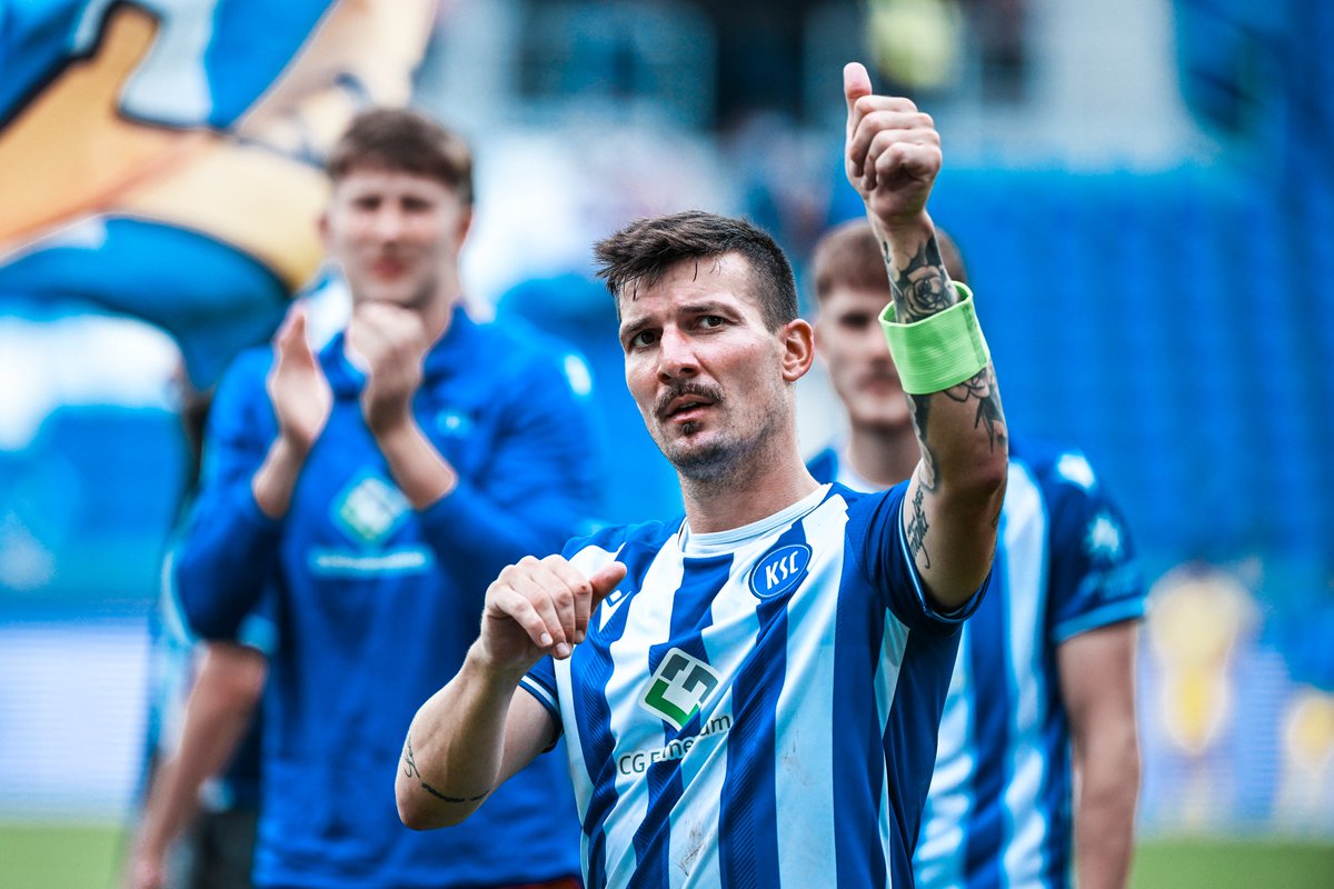 Erster Heimsieg der Saison: ✅ 🤩
Großartige Unterstützung: ✅ 🏟

Hier geht´s zur Bildergalerie ➡️ s.ksc.de/5cj

#KSCEBS #KSCmeineHeimat