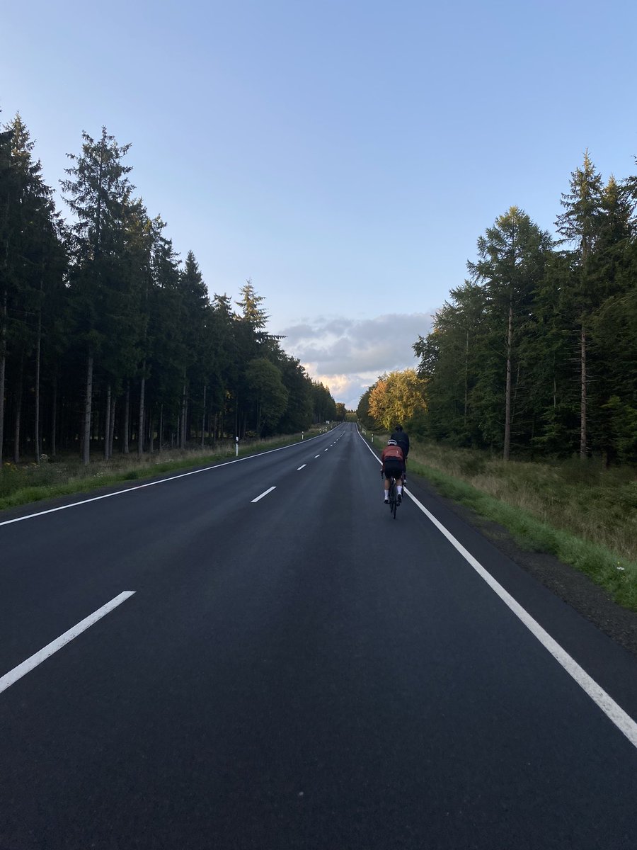 gestern ausfahrt auf die höchsten berge von den niederlanden, belgien und luxemburg mit den absoluten legs @gedankenfrei_  👑&amp; <a href="/MarcZoler/">Marc Zoler</a> 👑