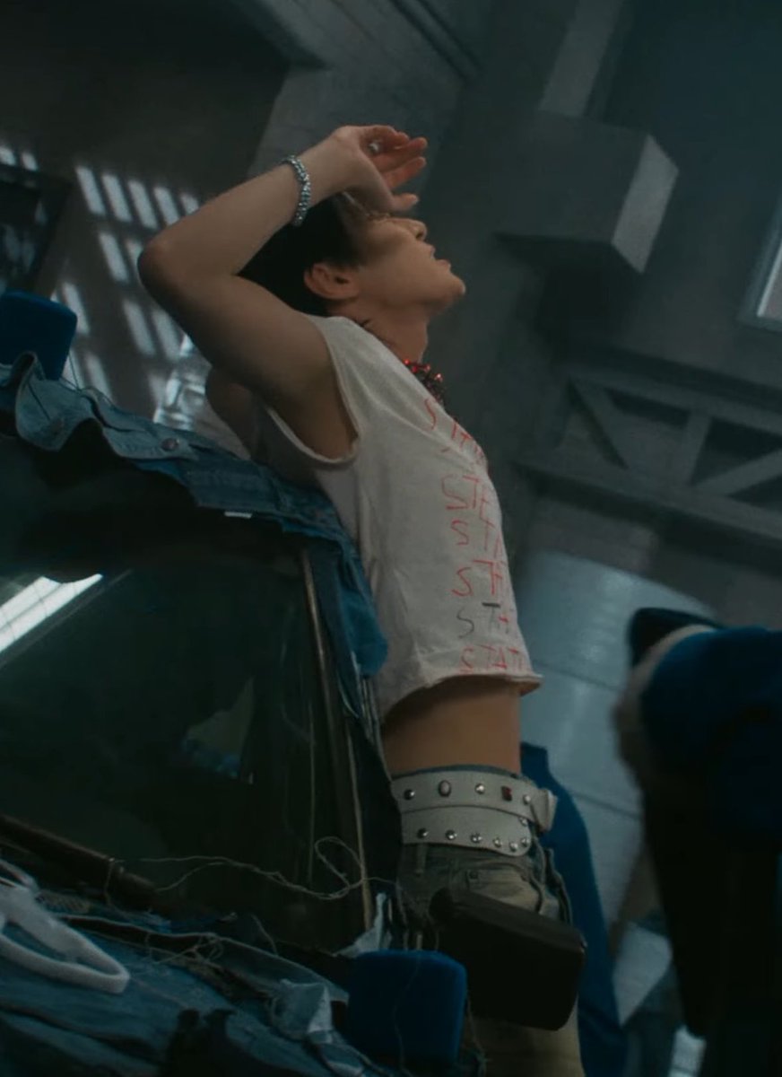 DOYOUNG IN BAGGY JEANS MV?