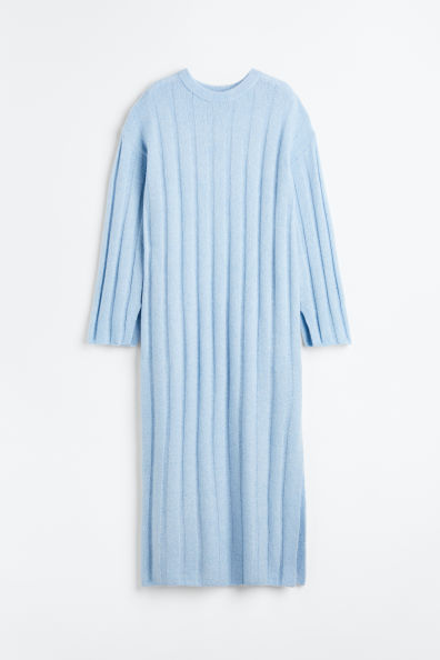 Nain_Portekoi's tweet photo. Bon courage à tous les CPE de France, qui ont une semaine pour apprendre par cœur les catalogues des fabricants de fringues pour savoir si une robe est une abaya ou juste une robe longue de chez H&amp;M. https://t.co/tShYlz1RFf