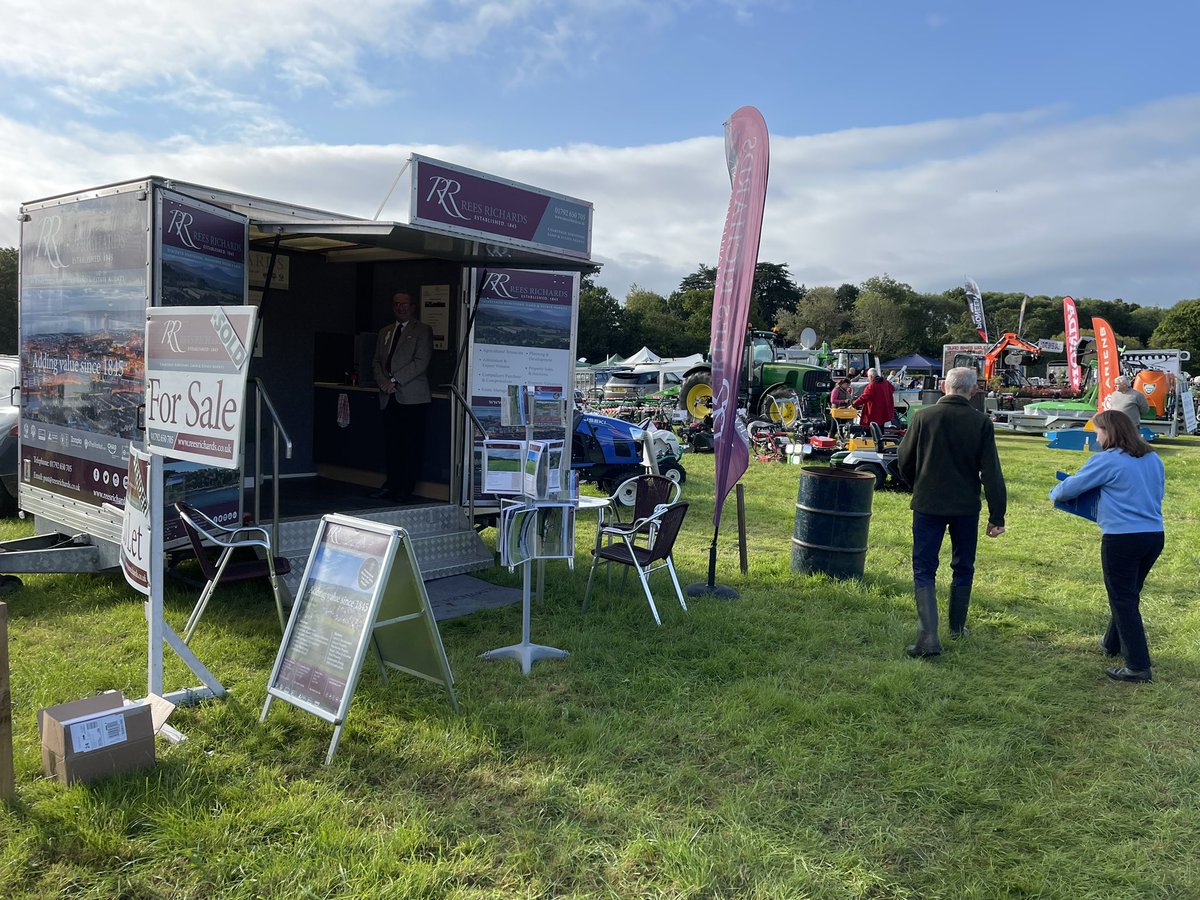 ☀️Bore da / Good morning from a beautiful Pontardulais Show🐎🐑🐄🌹🍓#Property #Valuers #EstateAgents  #LandAgents #Swansea #Carmarthenshire