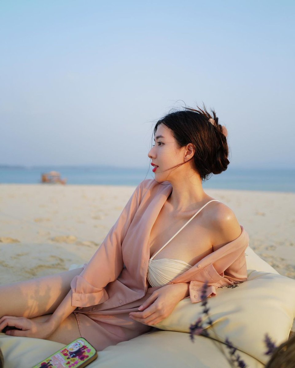 Khemika_26's tweet photo. ร้อนจังงเนาะว่ามุ้ยย #MaskGirl  #เชียงใหม่นัดเจอ #หาเพื่อนทานข้าว #หาเพื่อนดูหนัง #หาเพื่อนเที่ยว #ฟิลแฟน  #หาคนดูแล #หาหวานใจ  #ทักษิณกลับไทย #ข่าวการเมือง #พรรคก้าวไกล #ข่าววันนี้ #เหงา #หาคู่ #ชอบผู้หญิง #ชอบทอม #ชอบผู้ชายหุ่นหมี #คุยได้ทุกเรื่อง #นัดเจอ #ระบายความเหงา https://t.co/OAR2V9Hd1k