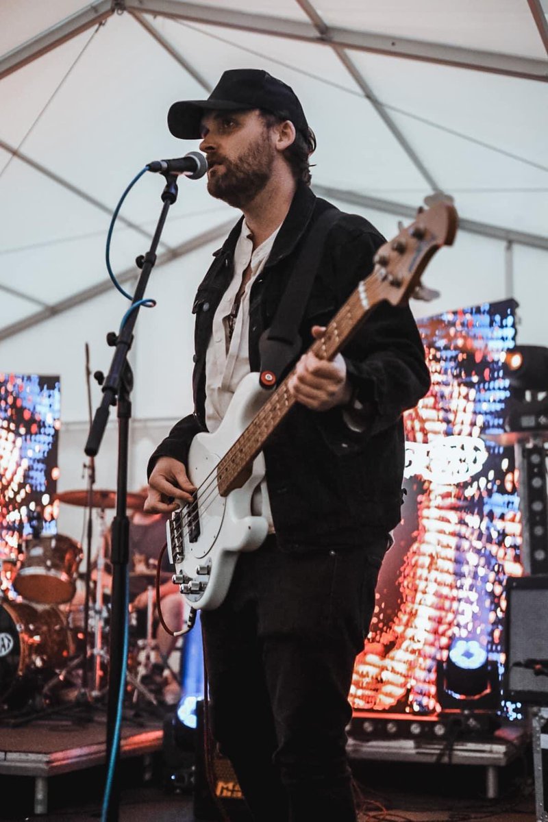 Back on the bass with <a href="/BigFeat/">Bigfeat</a> 

5th gig of the weekend

One more to go

Tomorrow, I’ll be sleeping.