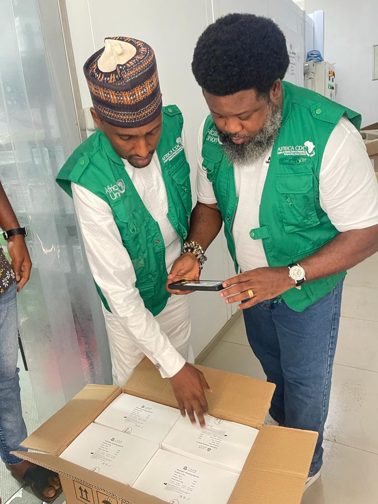 Western_RCC's tweet photo. The technical officers for Logistics and vaccine delivery for the @Western_RCC visited the @NCDCgov National Reference Laboratory Cold Store and inspected the recently donated EVD test kits (EVD RT PCR Kits, Isolation kits) and Monkeypox test kits...

@AfricaCDC @MastercardFdn https://t.co/0NP36bcGm5