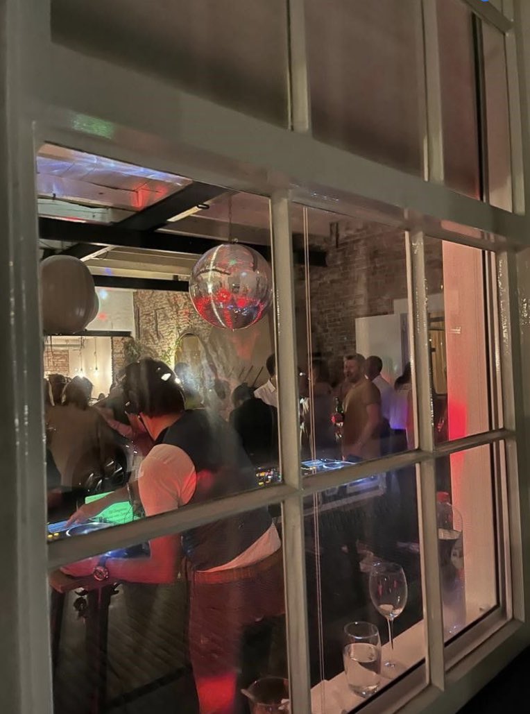 Nieuw: 

NIEUW: Interim Secretaresse Raad van Bestuur. Het weekend zit erop! Ik vierde zaterdag een verjaardagsfeestje in onze prachtige Smederij. Geproost en gedanst op het leven! We gaan van start met een nieuwe aanvraag. 
* 28-32 uur
* Zorgorganisatie Midden Nederland