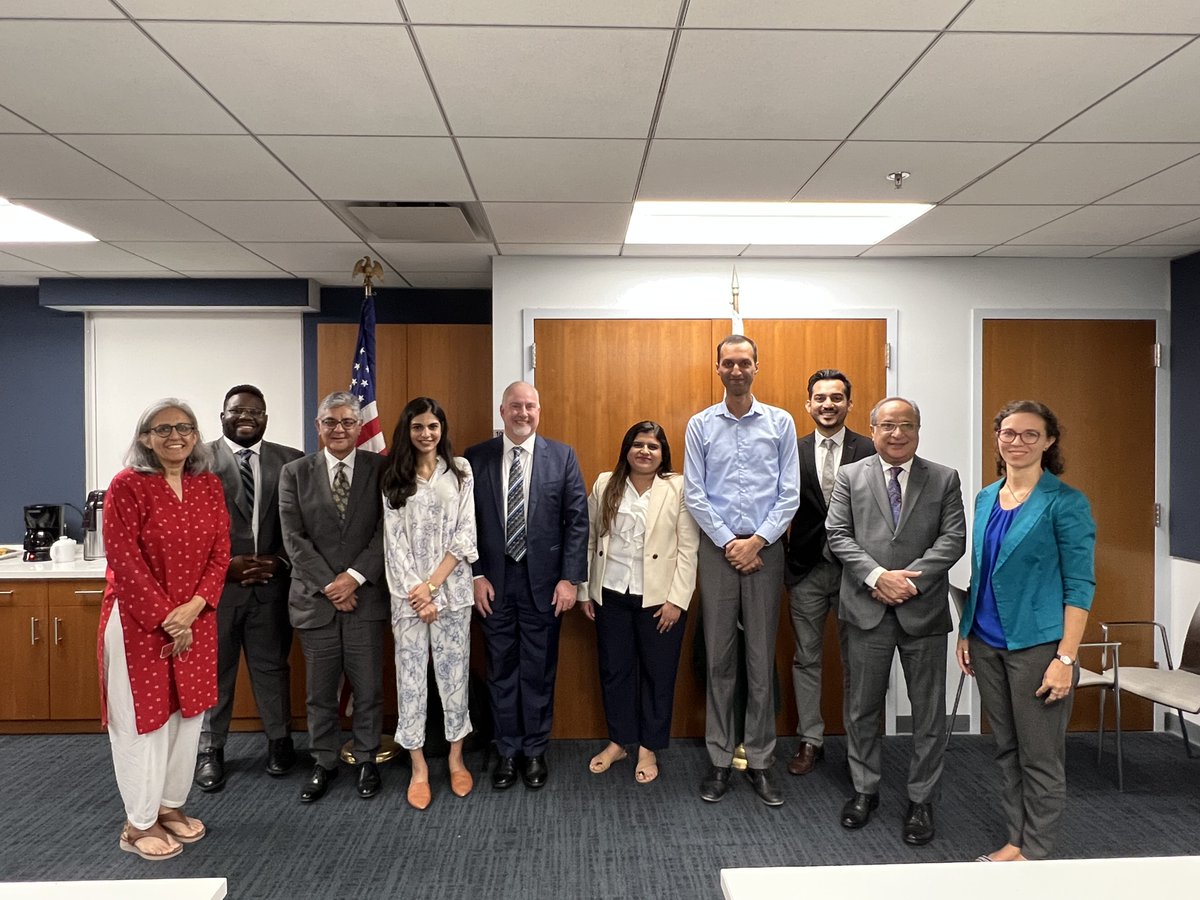 Sindh’s public and private sectors came together recently to coordinate efforts to combat air pollution throughout the province.

Deputy Consul General Jimmy Mauldin co-hosted an air quality roundtable at U.S. Consulate Karachi. The initiative is a part of the United States’
