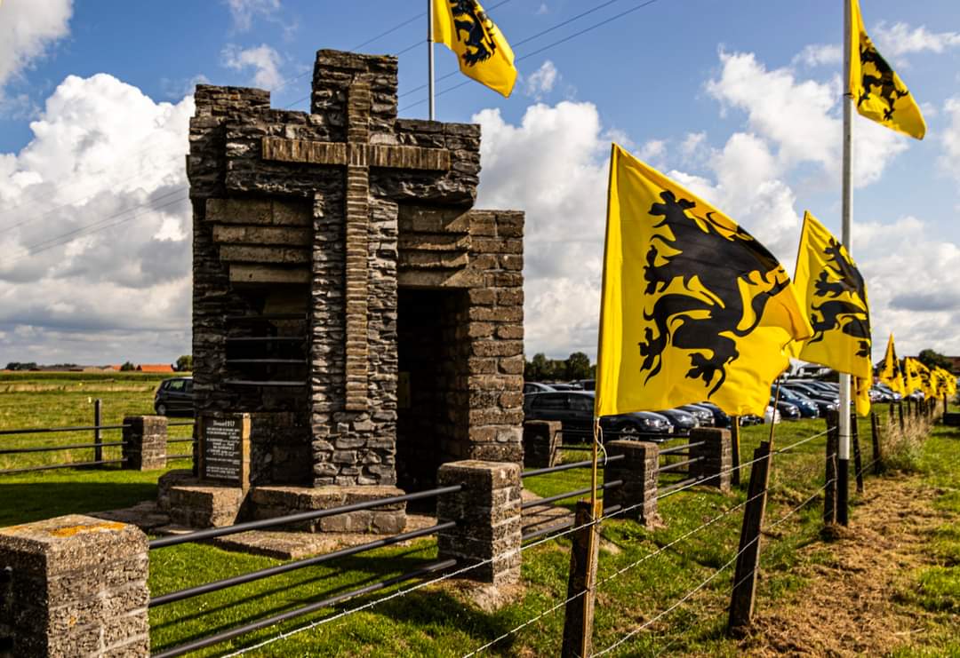 IJzertreffen's tweet image. Dankzij duizenden fiere Vlamingen en tientallen vrijwilligers werd #IJzerwake een krachtig signaal voor Vlaanderen, voor onafhankelijkheid, voor burgerzin en tegen censuur. Wij zijn het grootste nationalistische treffen in de Lage Landen. Aan iedereen dank, en tot volgend jaar!