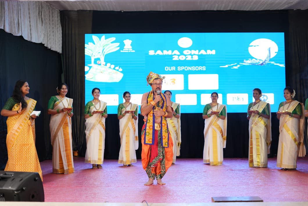 IndiaembFrance's tweet photo. An embodiment of unity, joy, prosperity and harmony, the festival of Onam brought together the Indian community in strong numbers. 

Ambassador @JawedAshraf5 congratulated @samamalayalee for being Ambassadors of Indian culture. https://t.co/Hs59IPBmGx