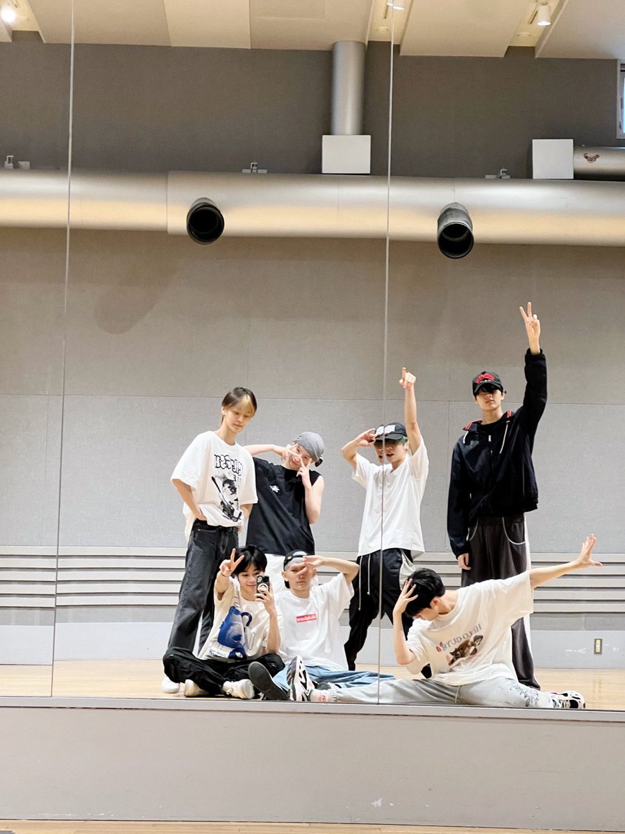 TPST_twt's tweet photo. [#한빈] 연 to the 습 ❤‍🔥 https://t.co/OFneblHInr