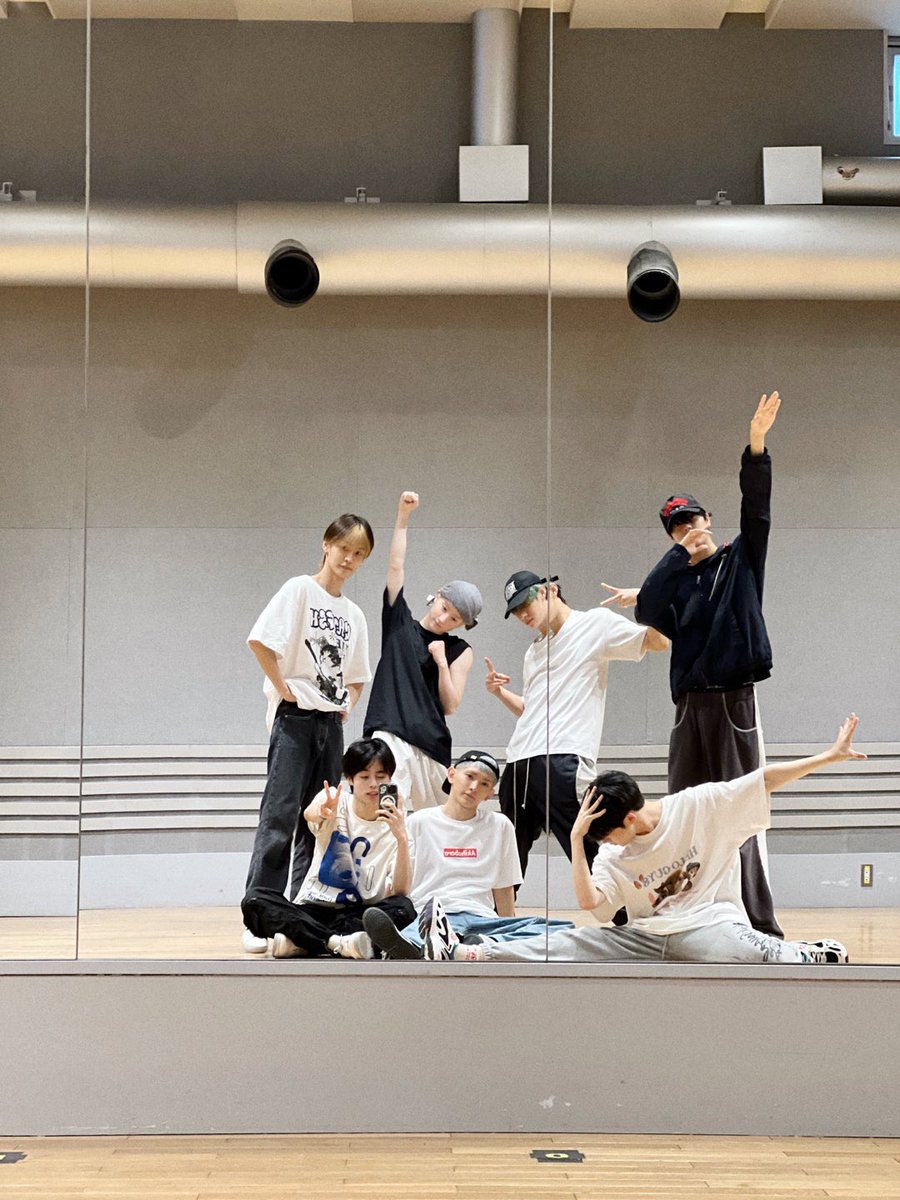 TPST_twt's tweet photo. [#한빈] 연 to the 습 ❤‍🔥 https://t.co/OFneblHInr