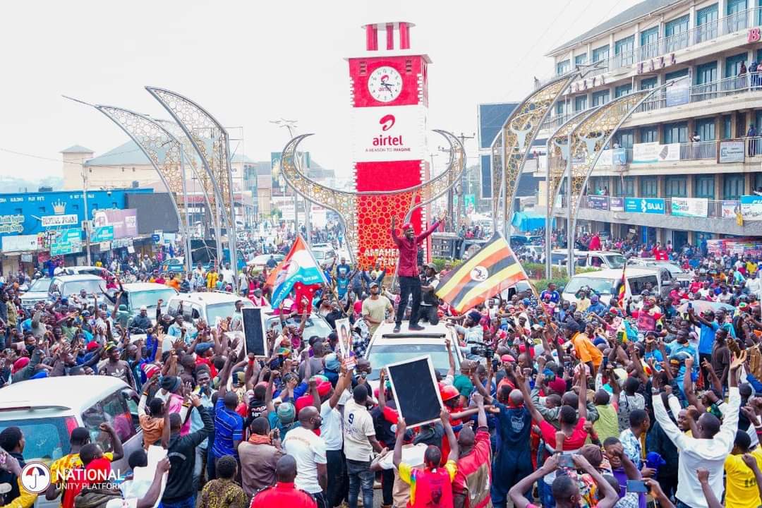 HEBobiwine's tweet photo. THIS IS MBARARA! THANK YOU FOR THE RESOUNDING RECEPTION THIS MORNING! WE ARE STILL WITH YOU TODAY. https://t.co/Sy46KtIyIj