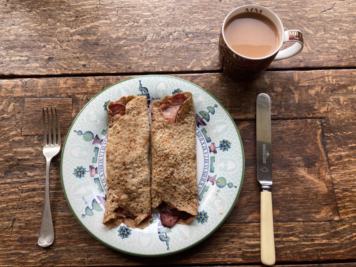 #Staffordshire #BankHoliday #Breakfast c/o #HighLaneOatcakes <a href="/poveysoatcakes/">poveys oatcakes</a> in #Wales 🏴󠁧󠁢󠁷󠁬󠁳󠁿