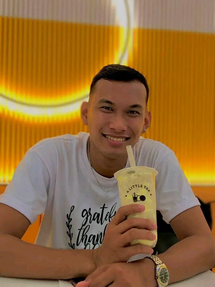 JoeAlmodiel's tweet photo. Milktea or Me🤔😅 https://t.co/ovY2maXQS8