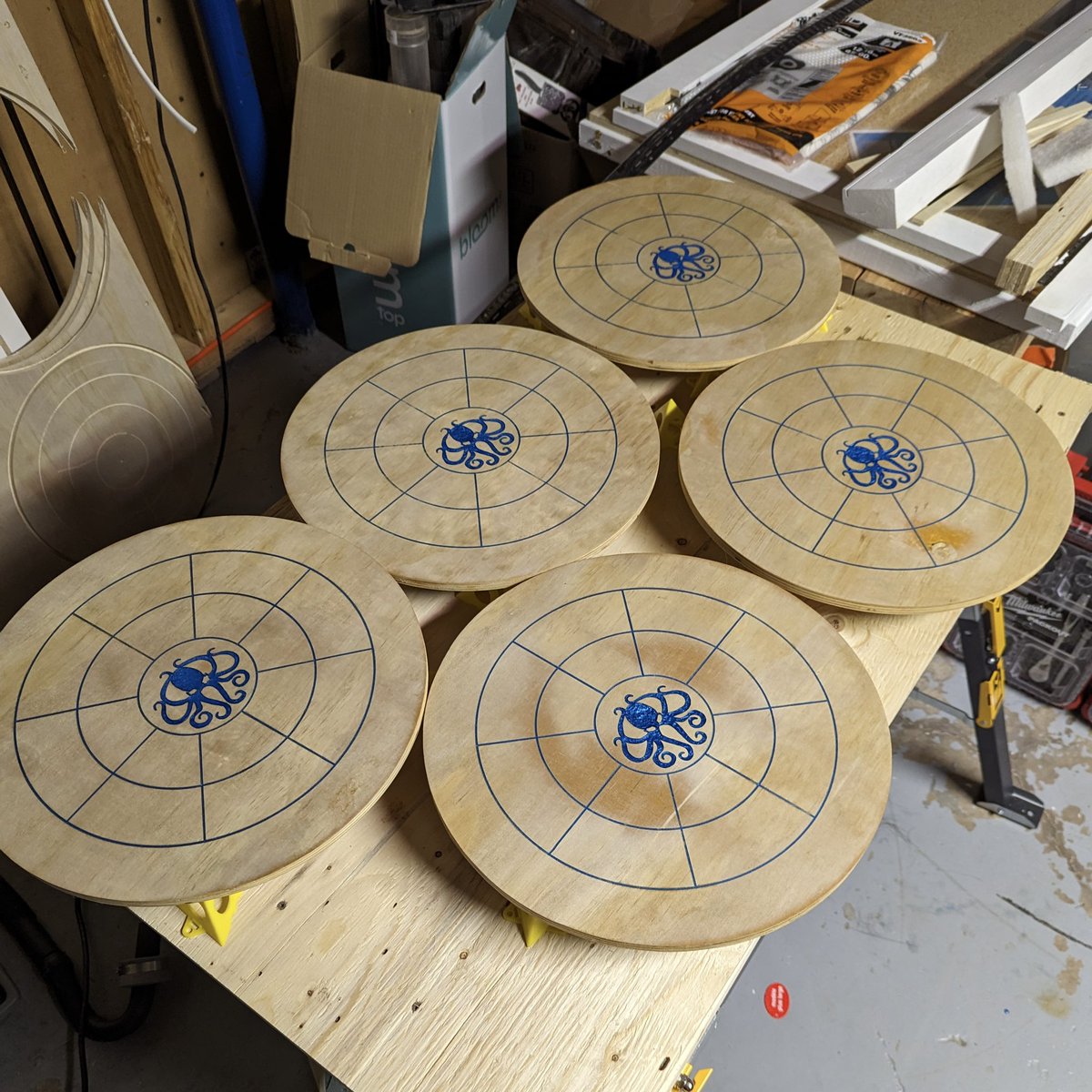 DAVIES_GAMES's tweet photo. Introducing our captivating kraken-themed Mur boards! Made from Baltic Birch and proudly crafted in the birthplace of Mur — Prince Edward Island. DM us if you would like to get your hands on one!
#strategygame #Mur #bgg #kraken #AbstractBoardgame #boardgames https://t.co/GAVjOjC41l