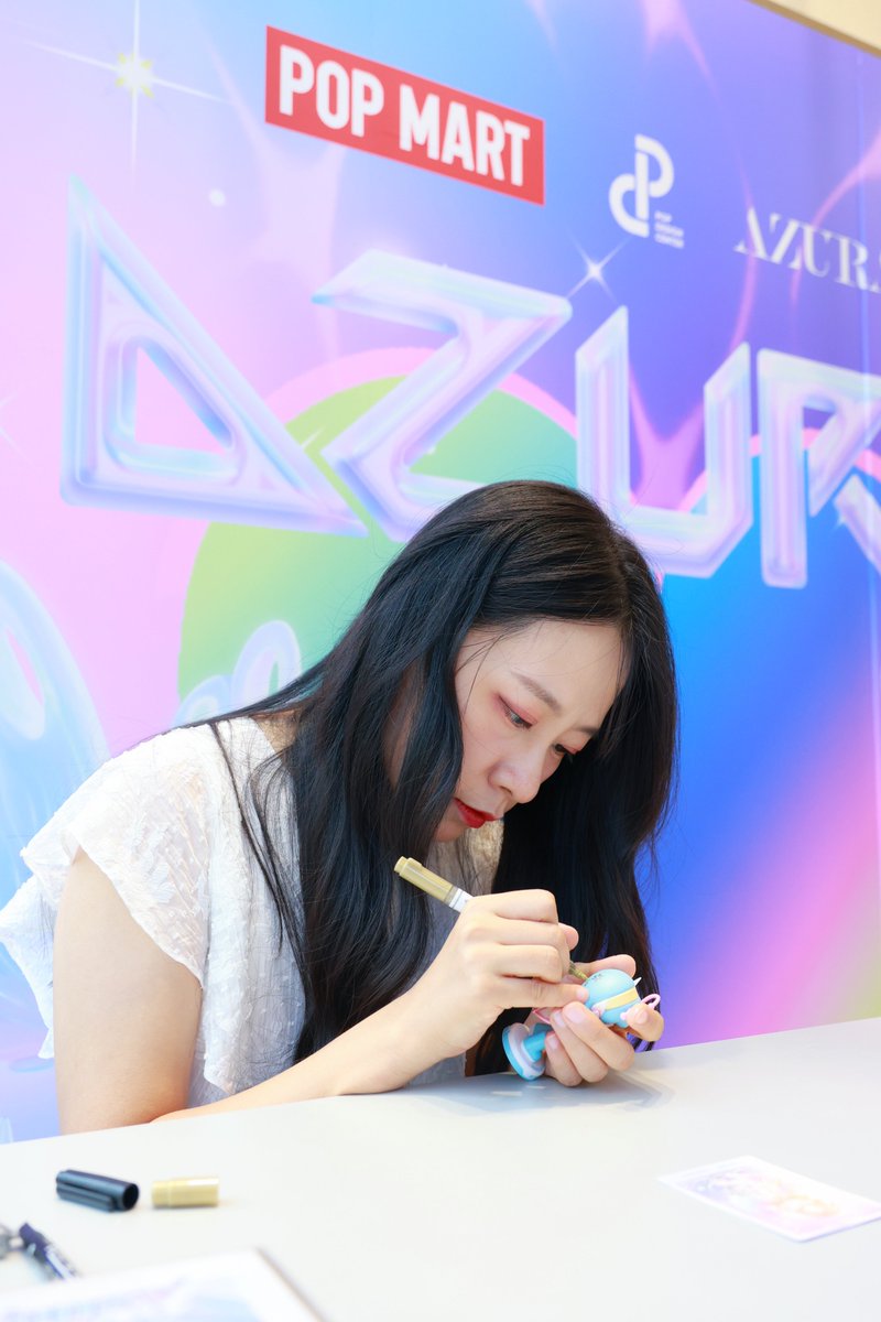 AZURAの作家であるTWO CLOUDS氏のサイン会にお越し頂きありがとうご