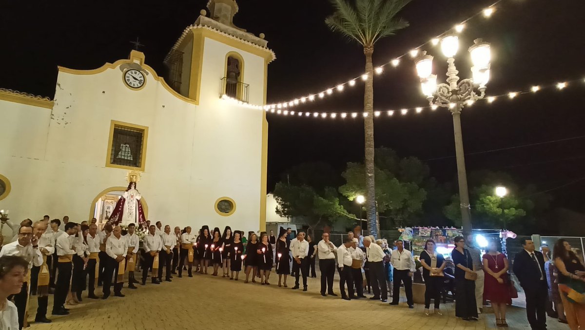 Vox_Molina's tweet photo. ⛪ Ayer, nuestro teniente alcalde @antoniomarsanz y los concejales @JoseM45014755 y @PalomaBlancoBra, acompañaron a los vecinos de #LosValientes a la procesión de su patrona, Ntra Sñra de las Mercedes.
🟢Se respiraba #Tradición y #Devoción, ojalá no se pierdan las #Costumbres. https://t.co/8uy6Dpby80