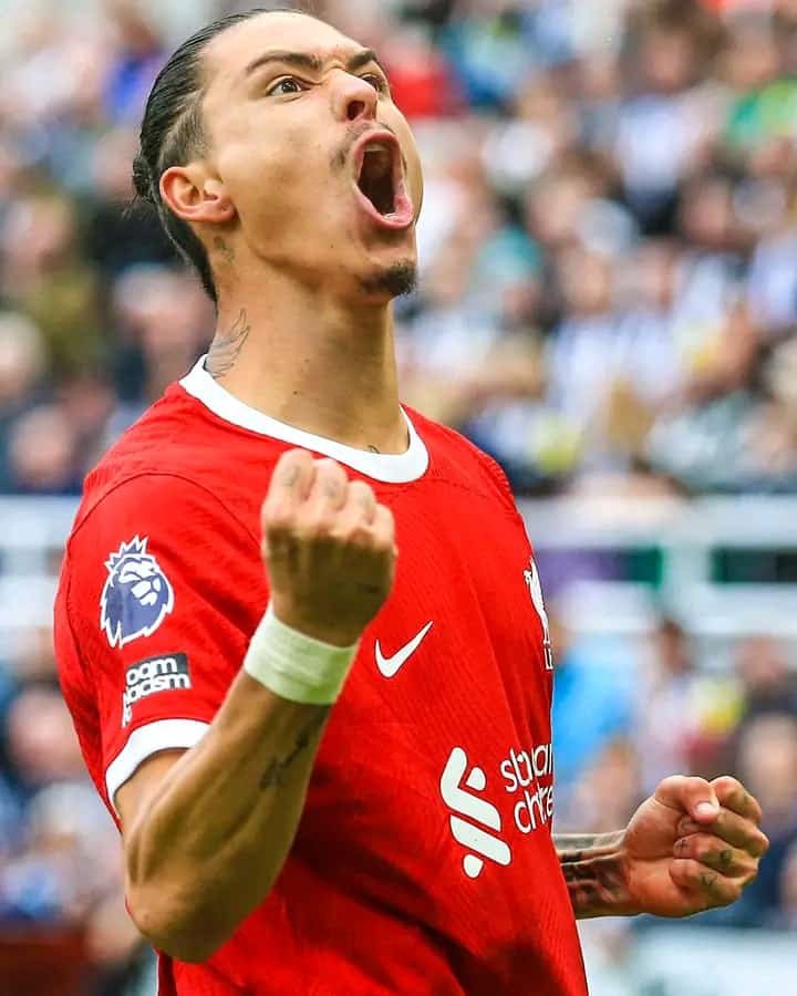 MMoresu's tweet photo. "Charles" Darwin Nunez the founder of coming from behind to score 2 goals and win the match for his team #Liverpool https://t.co/YR8DdIoyzB