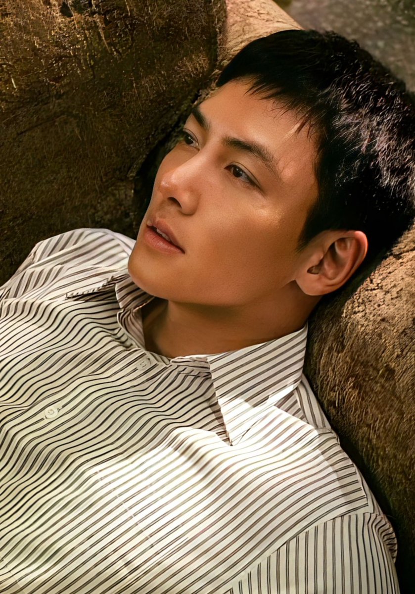 janwook's tweet photo. This is deep acting in still photo💯💙
Watch undercover police Park Joon-mo, September 27th on Disney+ 😍💞
#JiChangWook
#TheWorstOfEvil
@jichangwook🤍
#jichangwook_archive
#mostversatileactor https://t.co/XKb8uuwtp5