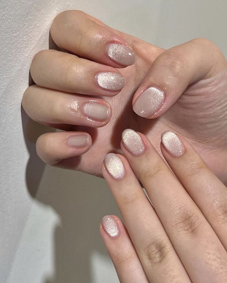 sctable's tweet photo. @ohmybeautybank aku juga nyimpen desain kaya gitu buat nanti dikasih liat ke mba2 nailart. Desainnya cantik banget 🥹💖 https://t.co/qlaFpxsDhp