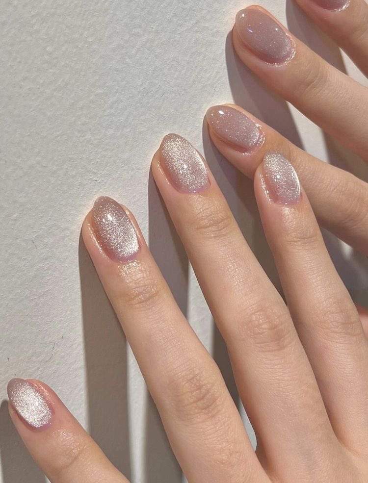 sctable's tweet photo. @ohmybeautybank aku juga nyimpen desain kaya gitu buat nanti dikasih liat ke mba2 nailart. Desainnya cantik banget 🥹💖 https://t.co/qlaFpxsDhp