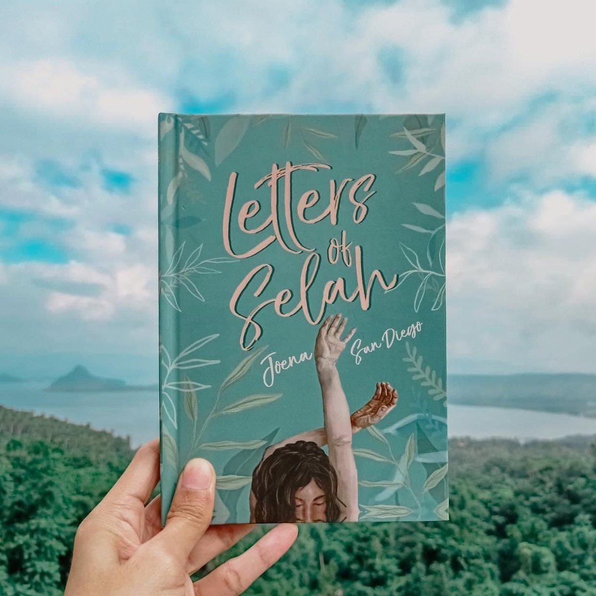 joenasandiego's tweet photo. “He doesn’t make accidents; He creates mighty purposes.” (Letters of Selah) 🍃🤍

Grab a copy of your “comfort books” now for only 200 pesos! 🌸 Only at https://t.co/xo0P0Nbdzv or https://t.co/idU9YYPXEK 🌟 

CASH ON DELIVERY IS AVAILABLE! Plus FREE SHIPPING FEE nationwide. 🌷 https://t.co/CvN7DgVAod