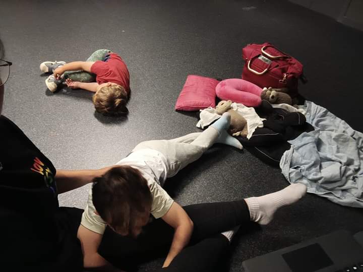 PatrickOst's tweet image. Arrived 3hrs before departure as recommended and now our flight has been delayed by 5hrs. @Ryanair has given us €4 each to apologise. A coffee is nearly €8 here. 8hrs in an airport with these two is going to be insane. At least the €4 should stop them crying and tantruming...