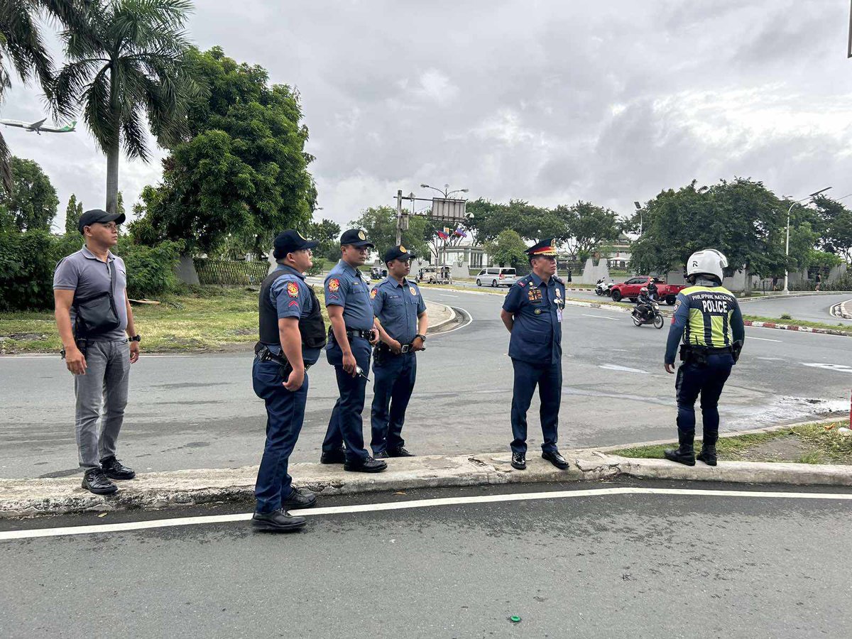 PioSPD's tweet photo. PBGEN RODERICK D MARIANO, District Director, SPD, conducted inspection at Bayani Road corner C5 Road on August 27, 2023, 6:00 PM. The District Director instructed Substation 3 commander to conduct continuous patrolling in the area to preempt incidents of criminal activities. https://t.co/OQD3RmJ07Y