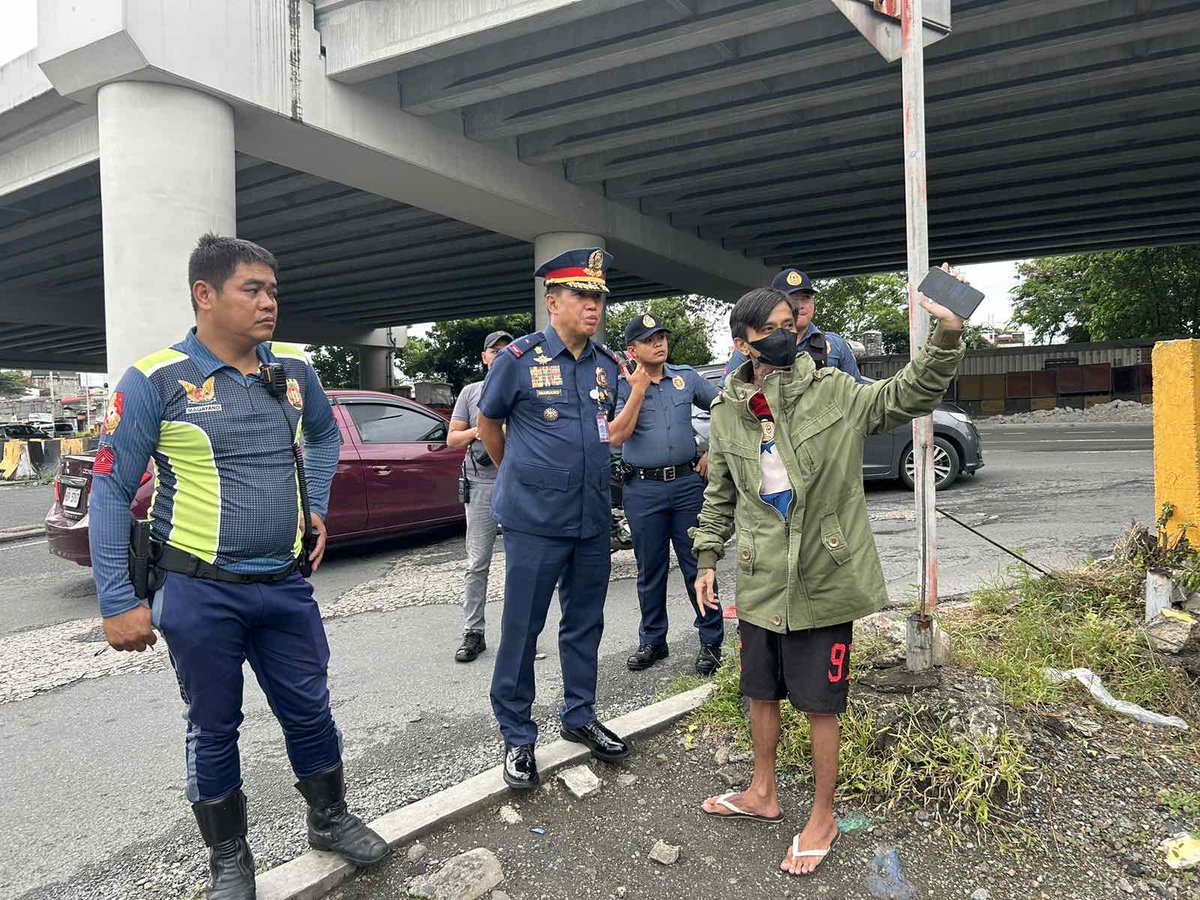 PioSPD's tweet photo. PBGEN RODERICK D MARIANO, District Director, SPD, conducted inspection at Bayani Road corner C5 Road on August 27, 2023, 6:00 PM. The District Director instructed Substation 3 commander to conduct continuous patrolling in the area to preempt incidents of criminal activities. https://t.co/OQD3RmJ07Y