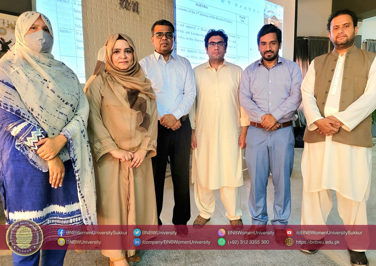 _ManzoorAli's tweet photo. Honored to be part of BoS at BNBW university Sukkur. Inspired by their relentless efforts in promoting women's empowerment through education. 📚#WomenEmpowerment #EducationMatters #BNBWUniversity https://t.co/2DtL6FzZOa