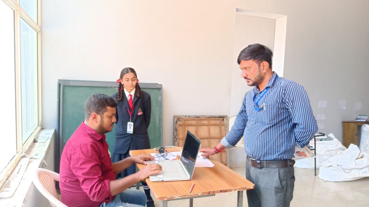 MICNRPura's tweet photo. Aadhar Authentication camp @ BGS Science PU College Balehonnuru. #gokdom #KarnatakaMWD https://t.co/ml2OOE9MsO