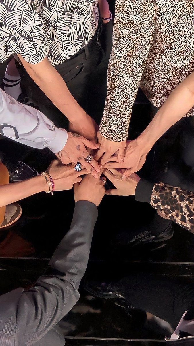 𝑪𝒉𝒆𝒓𝒓𝒚♡ ⁷ STREAM ARIRANG‼️ tweet media