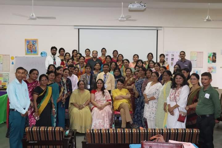 FullMarksPvtLtd's tweet image. 𝐏𝐫𝐚𝐭𝐡𝐚𝐦 𝐁𝐡𝐚𝐬𝐚 𝐏𝐫𝐚𝐬𝐚𝐫 𝐌𝐚𝐧𝐜𝐡 𝐓𝐡𝐞 𝐒𝐚𝐭𝐫𝐚𝐧𝐠𝐢- 𝐇𝐢𝐧𝐝𝐢 -𝐀𝐝𝐡𝐮𝐧𝐢𝐤 𝐇𝐢𝐧𝐝𝐢 𝐰𝐨𝐫𝐤𝐬𝐡𝐨𝐩 was held on August 26, 2023, from 9 a.m. to 2 p.m. by 𝐏𝐫𝐨𝐟𝐞𝐬𝐬𝐨𝐫 𝐃𝐫. 𝐑𝐚𝐯𝐢 𝐏𝐫𝐚𝐤𝐚𝐬𝐡 𝐆𝐮𝐩𝐭  #workshops2023  #NCF2023 #NEP2020