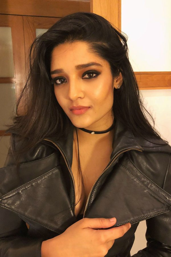 F4mLS23aUAASm2f?format=jpg&name=900x900