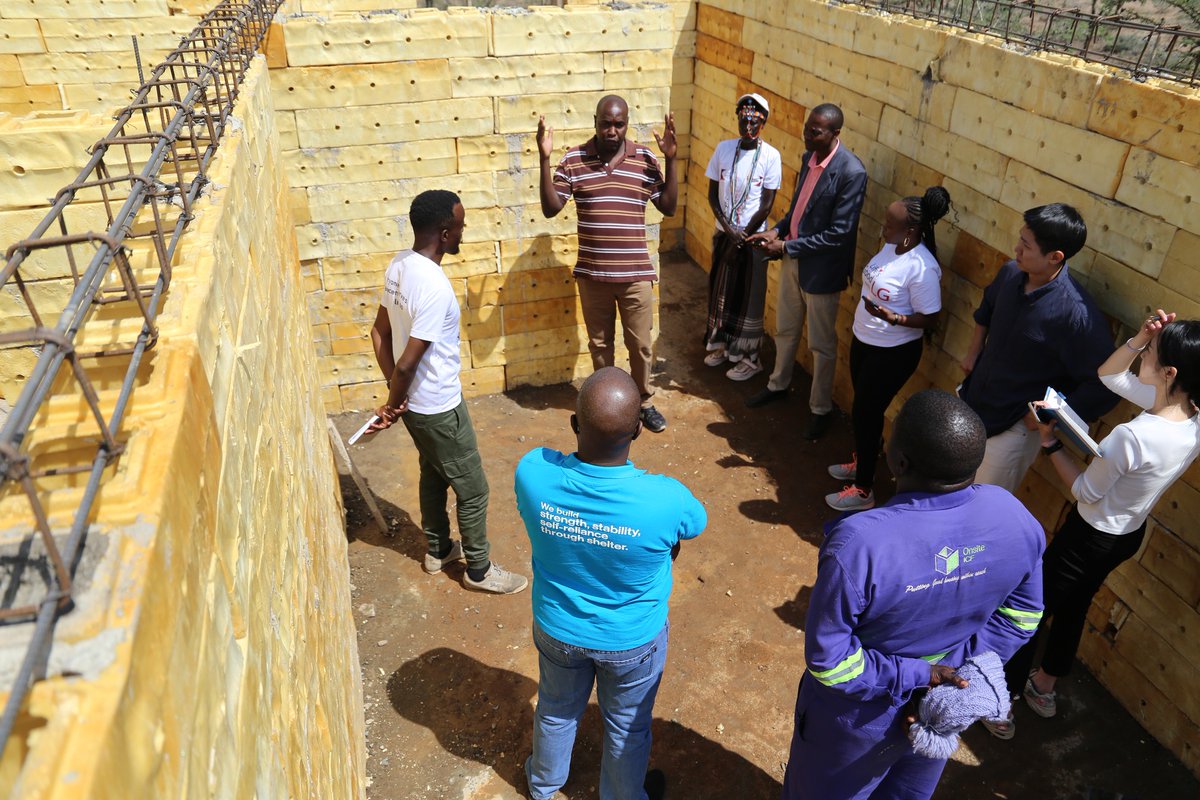 Habitat_AFR's tweet photo. By investing in their futures, we're investing in a brighter tomorrow ⭐

@hfh_kenya are empowering artisans in the Segera Ward community in Laikipia County to become true professionals in their respective fields through education and skills development. https://t.co/dlrtZLoeCX