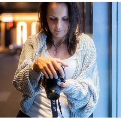 frame_abel's tweet photo. MEET ALINA: With an interest in nature and art, photography soon became a passion for this devoted photographer. Alina began by shooting sunsets and sunrises, photos of family members, friends and nature, and soon developed her own personal style ☀️🌊
#frameabel #artistsinaugust https://t.co/r3dZKQKbFx