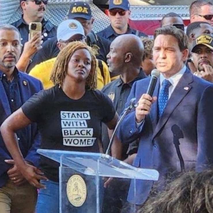 DUVALDBC's tweet photo. 🕯️ Remembering victims: Angela Carr, AJ Laguerre Jr., Jerrald Gallion. Let's show unity over hate. Together against racism and violence. Thank you Mayor Deegan, Sheriff TK Waters, Councilwoman Ju'Coby Pittman, and spiritual leaders. #DuvalUnity 🤝 https://t.co/jCi88NNFLK