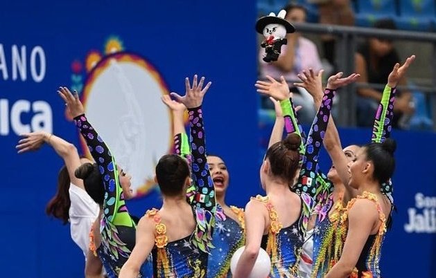 hyunovibz's tweet photo. Leebit everywhere all around the pan american rhythmic gymnastics championship 2023😘

#Straykids #Leebit #Leeknow #리노 #스트레이키즈 https://t.co/CXTA9Qr8KG