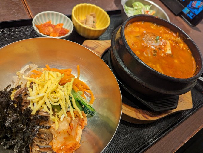 今日寝起きからどうしても食べたかったので、たべます 韓国料理を 