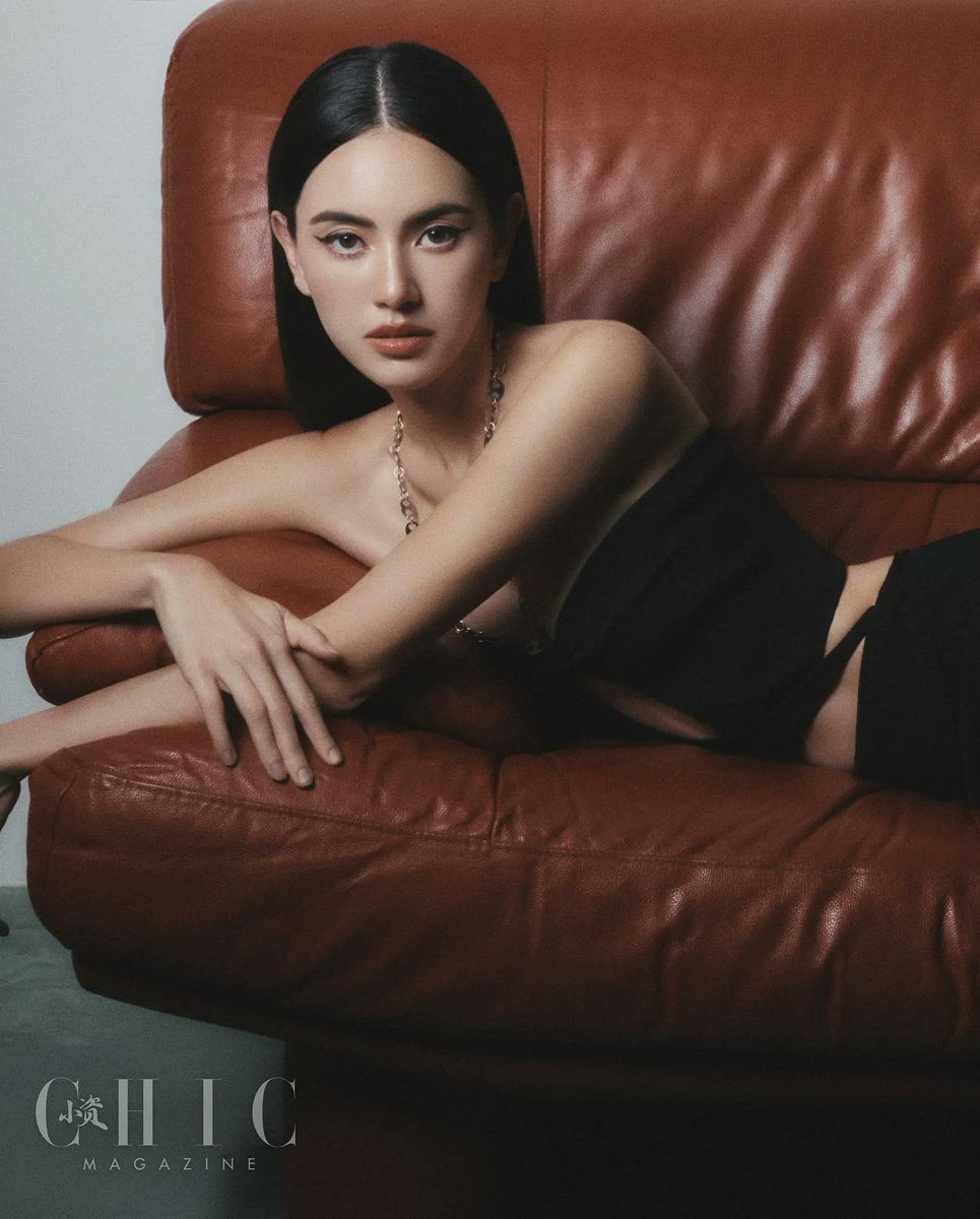 ITSPERSONAL_VV's tweet photo. Davika on #chicmagazine #maidavika 

Photographer ：@chunyoungsang
Model : @davikah
Production Thai team : @giggasabiyong
Stylist : Isabella Choi
Make up : @gemsstone
Hair : @noppasitt.vote
Production : @sawuo_
Artist Coordination : @shinbone79 https://t.co/v95ama46k9