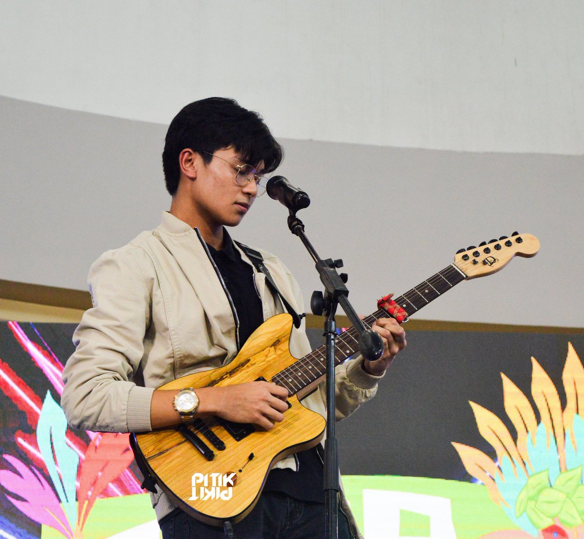 PitikPikit's tweet photo. [230826 🎸] at Robinsons Starmills Pampanga

Unang Pitik 📸 @kurtrivera_

#PPOPFiestaTourPampanga #KurtRivera #AesteriskArtist @kurtriveraofc https://t.co/JKg6K1UiQX