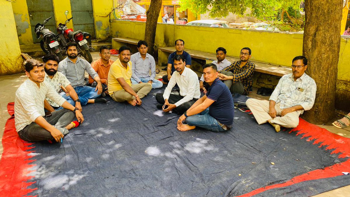 उपखण्ड बाड़ी के समस्त राजस्व कार्मिक हड़ताल पर हैं
#राजस्व_विभाग_हड़ताल_पर 
#राजस्व_विभाग_हड़ताल_पर 
<a href="/ashokgehlot51/">Ashok Gehlot</a> 
<a href="/GovindDotasra/">Govind Singh Dotasra</a>