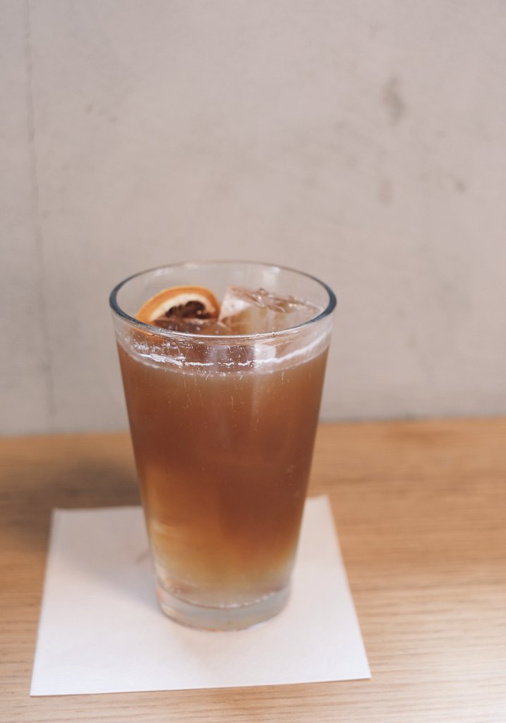tomawari_'s tweet photo. フグレンさんでコーヒートニックを頂いてきました。
ケニアとトニックは、やはり相性が良いですね。ジューシーでさっぱりと飲めます。 https://t.co/4u2r8fGWBo